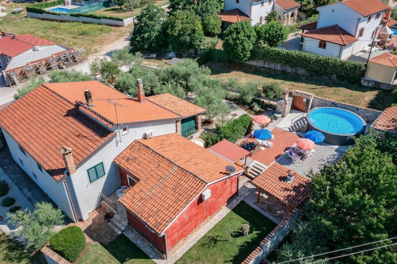 Apartment With Pool Višnjan Exteriér fotografie