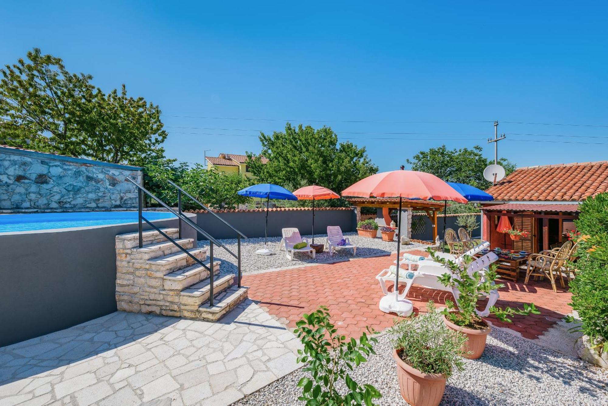 Apartment With Pool Višnjan Exteriér fotografie