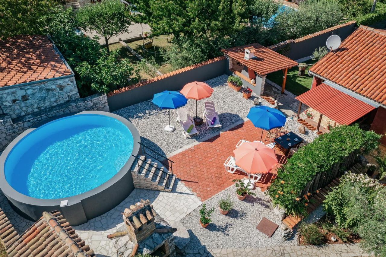Apartment With Pool Višnjan Exteriér fotografie